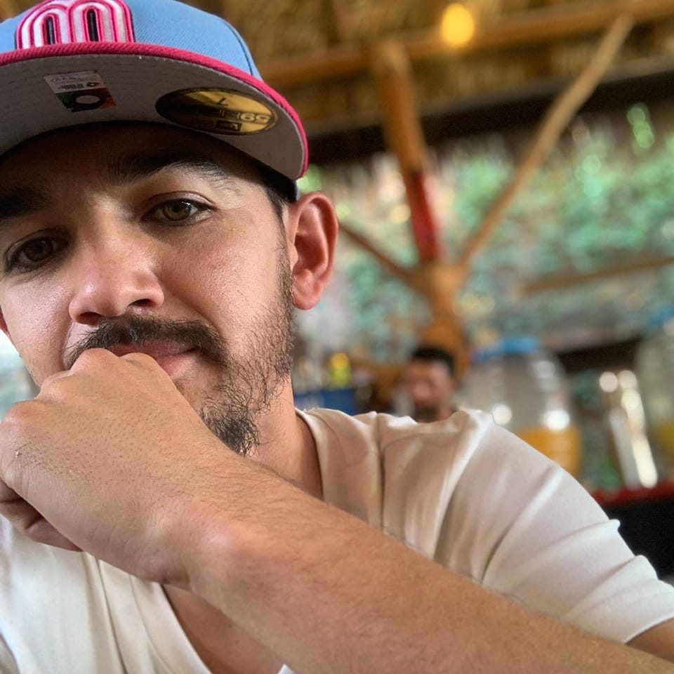 Adrián G Salas